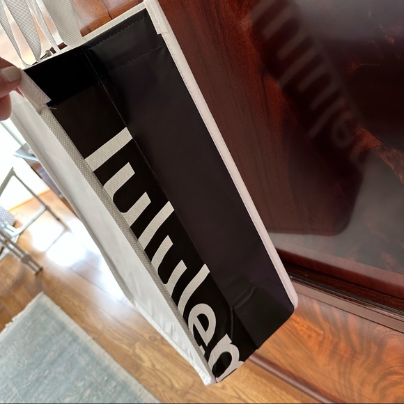 Lululemon Reusable Market Shopper Tote Bag - Picture 3 of 9